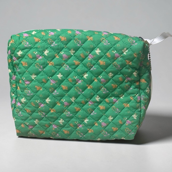 Trubeauty Handbags - Green Quilted Floral Cosmetic Pouch NWT